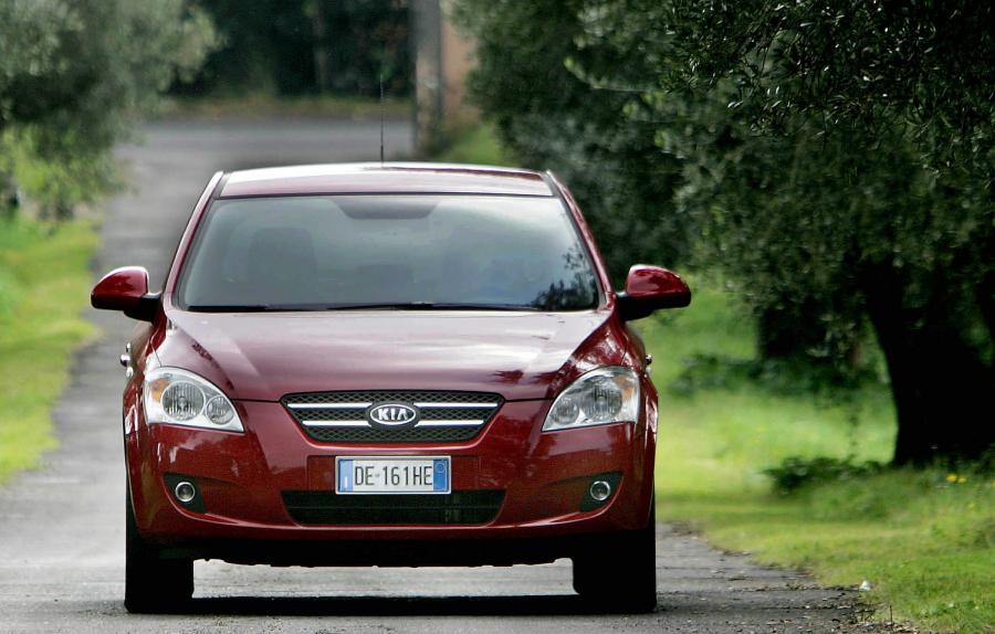  Kia cee&rsquo;d 2007 года  (фото 22 из 36)